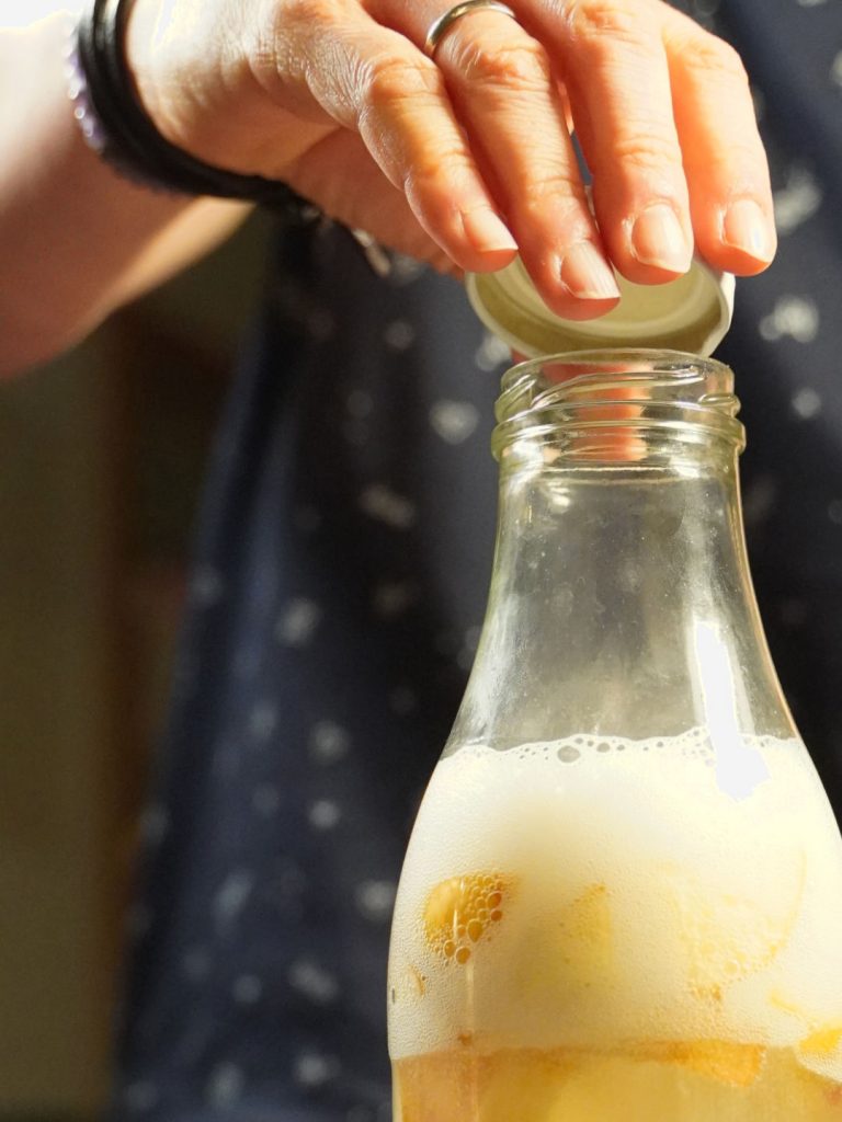 Brotbacken für Einsteiger #9 - Hefewasser selbst herstellen ...
